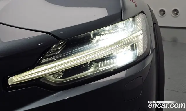 Volvo V60 2019 2.0 автомат (гидро), миниатюра 8