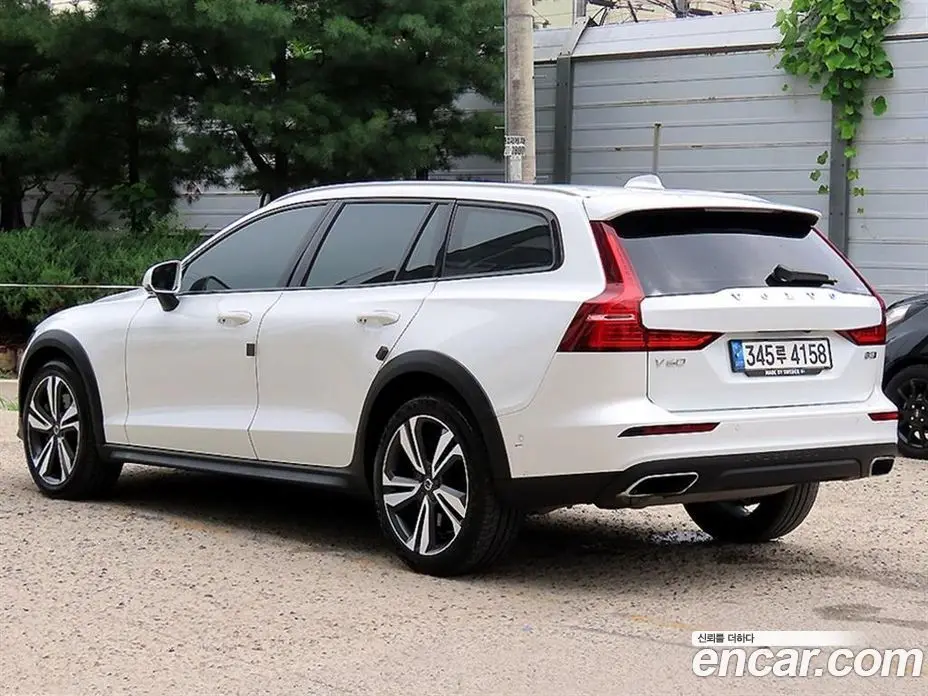 Volvo V60 2020 2.0 автомат (гидро), фото 3
