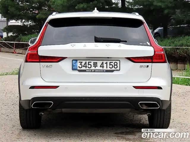 Volvo V60 2020 2.0 автомат (гидро), миниатюра 4