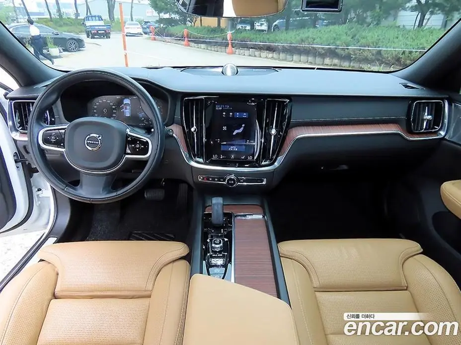 Volvo V60 2020 2.0 автомат (гидро), фото 7