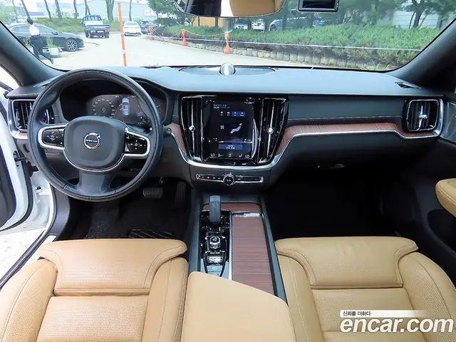 Volvo V60 2020 2.0 автомат (гидро), миниатюра 7