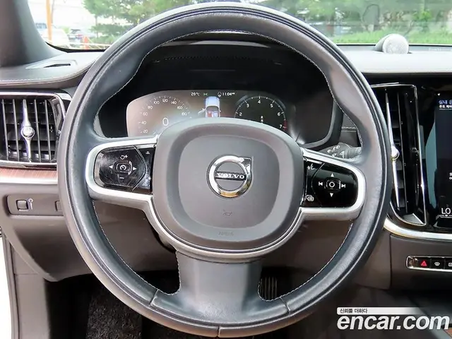 Volvo V60 2020 2.0 автомат (гидро), миниатюра 8