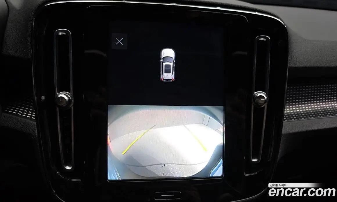 Volvo XC40 2022 0.2 автомат (гидро), фото 22