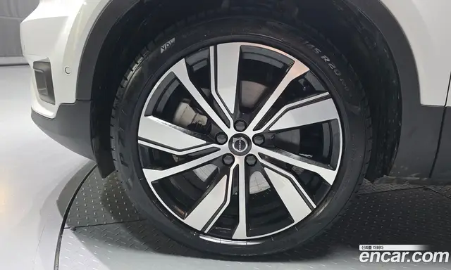 Volvo XC40 2022 0.2 автомат (гидро), миниатюра 5