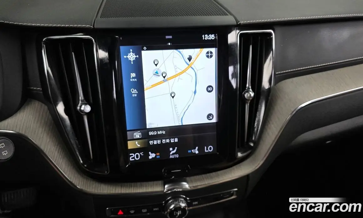 Volvo XC60 2018 2.0 автомат (гидро), фото 13