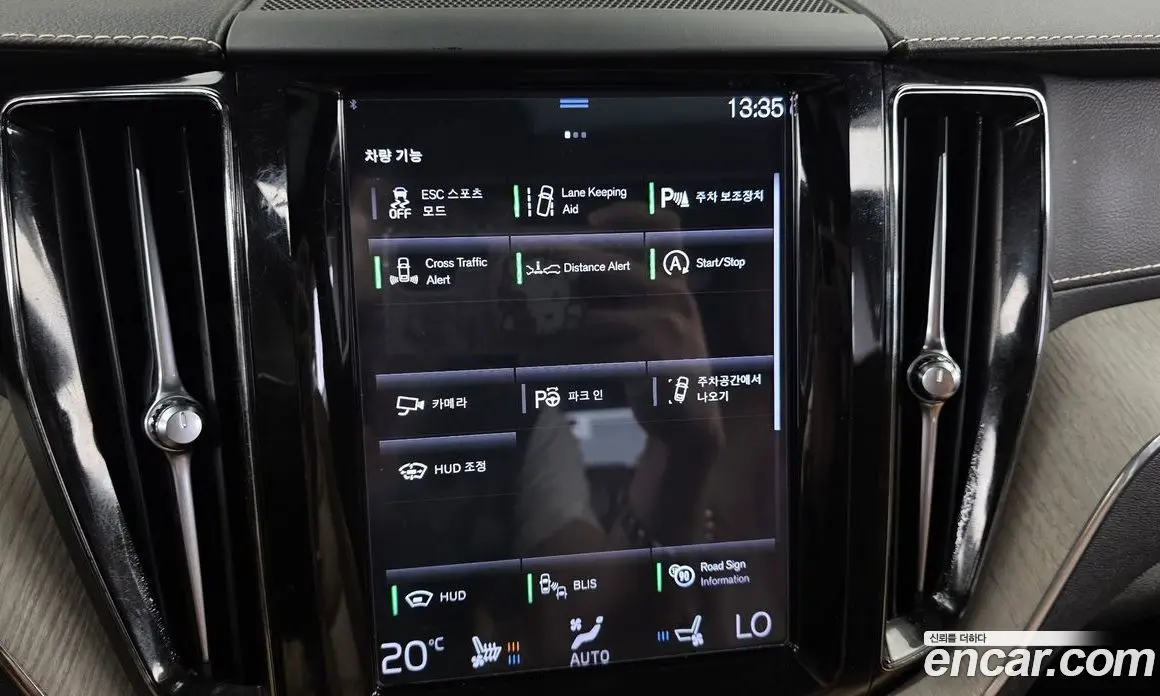 Volvo XC60 2018 2.0 автомат (гидро), фото 15