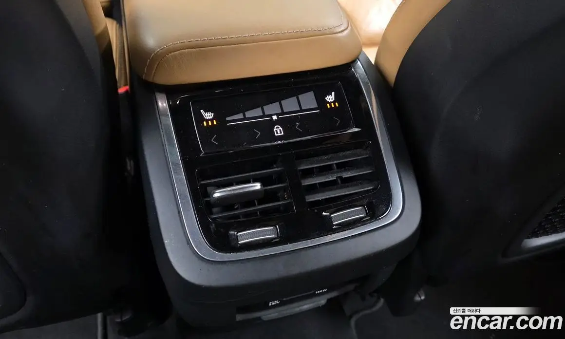 Volvo XC60 2018 2.0 автомат (гидро), фото 18