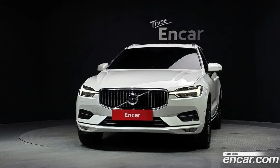 Volvo XC60 2018 2.0 автомат (гидро), фото 3
