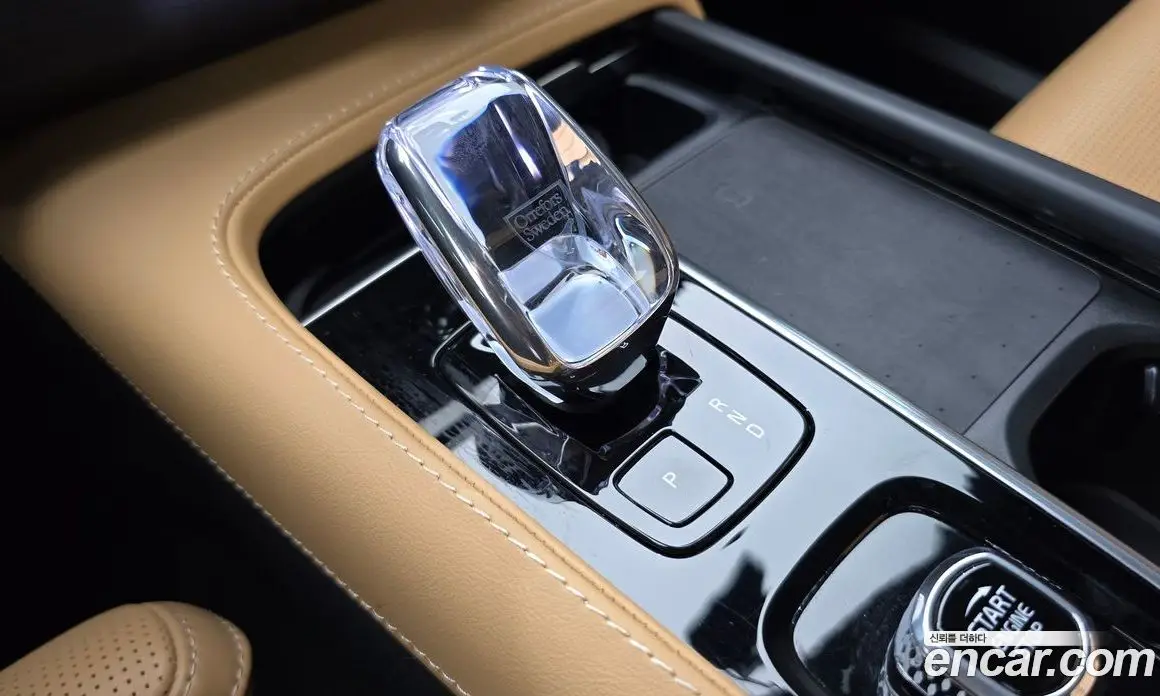 Volvo XC90 2024 2.0 автомат (гидро), фото 12