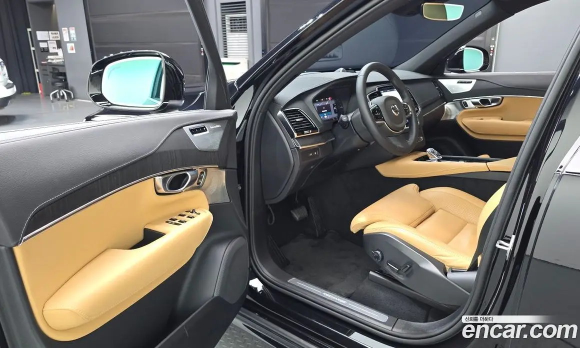 Volvo XC90 2024 2.0 автомат (гидро), фото 13