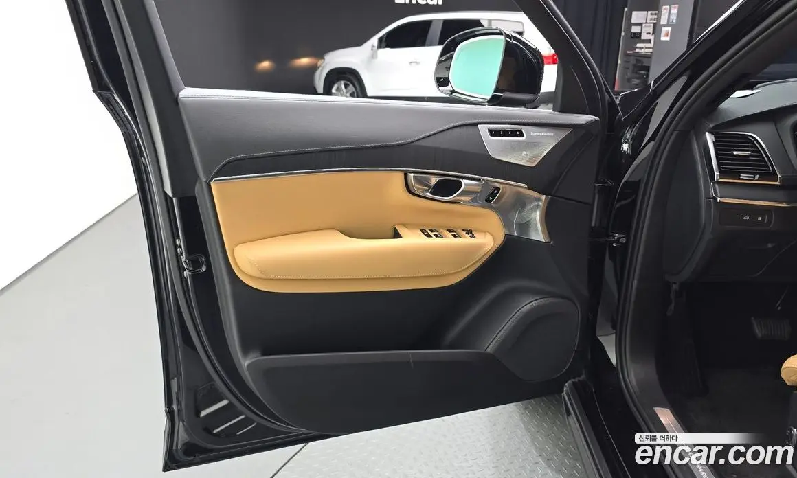Volvo XC90 2024 2.0 автомат (гидро), фото 14
