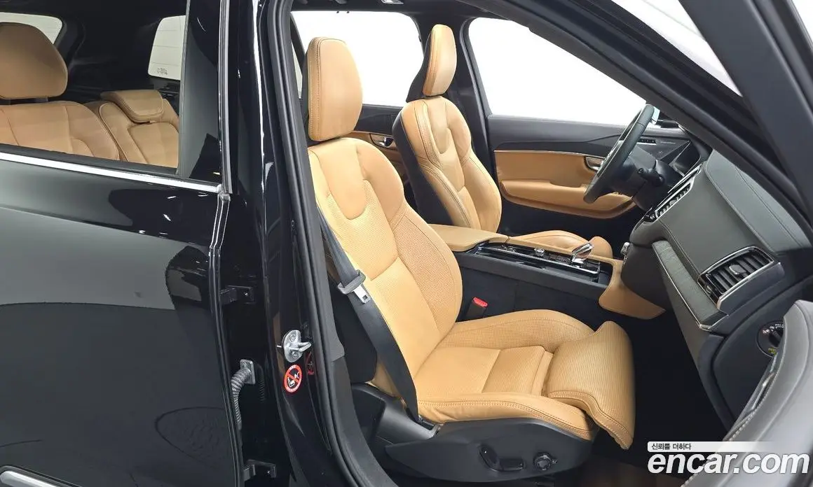 Volvo XC90 2024 2.0 автомат (гидро), фото 16