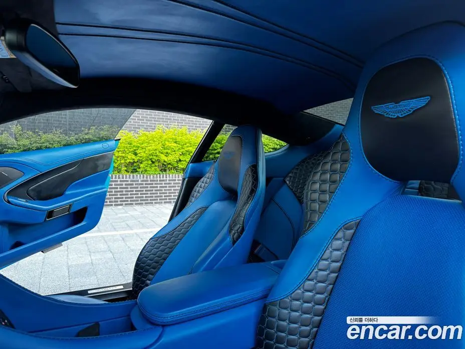 Aston Martin Vanquish 2015 5.9 автомат (гидро), фото 13
