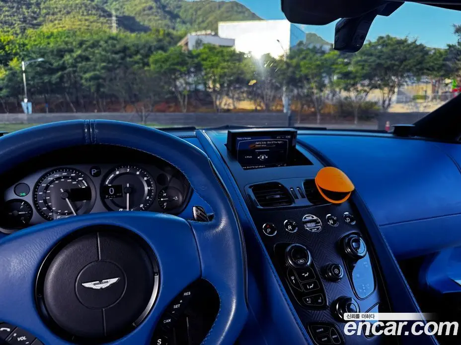 Aston Martin Vanquish 2015 5.9 автомат (гидро), фото 19