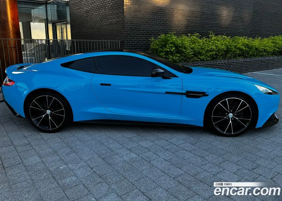 Aston Martin Vanquish 2015 5.9 автомат (гидро), фото 8