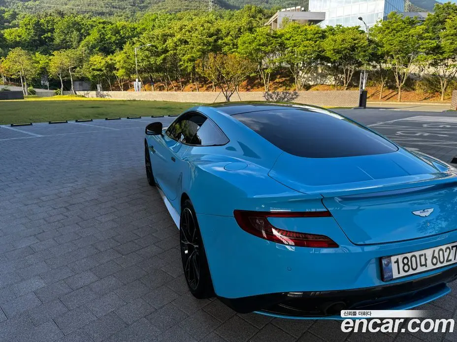 Aston Martin Vanquish 2015 5.9 автомат (гидро), фото 10