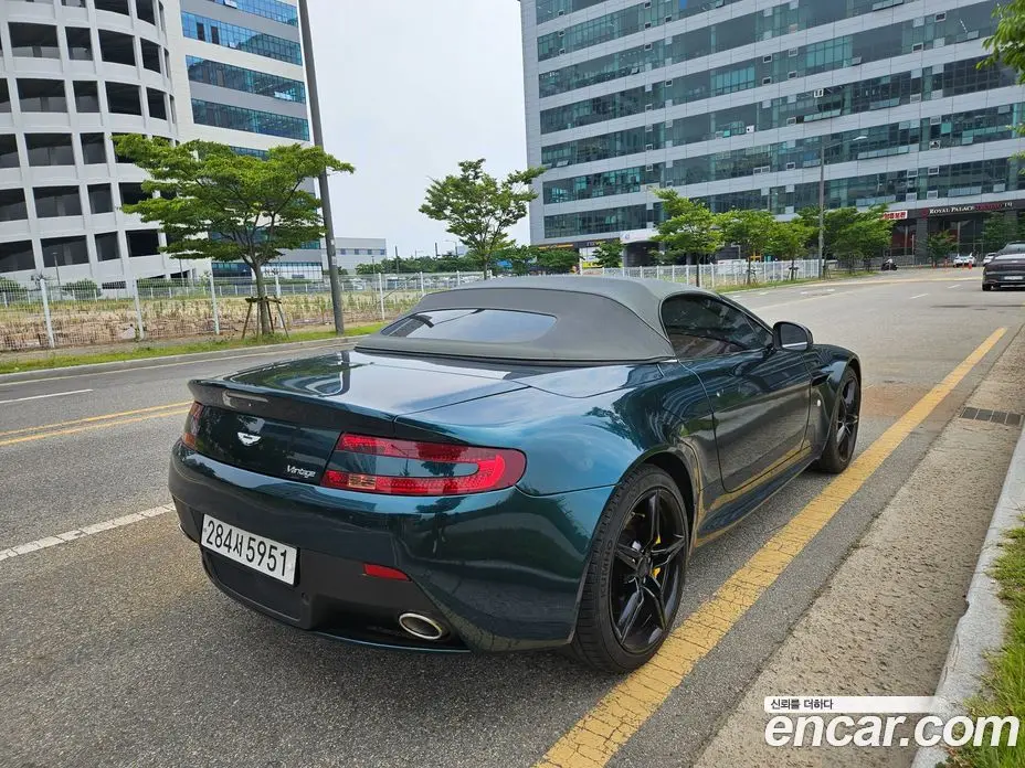 Aston Martin Vantage 2016 4.7 автомат (робот), фото 11