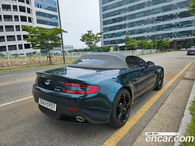 Aston Martin Vantage 2016 4.7 автомат (робот), миниатюра 11