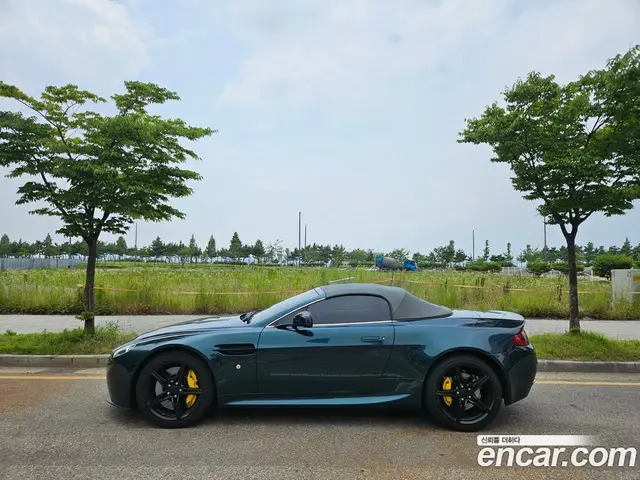 Aston Martin Vantage 2016 4.7 автомат (робот), миниатюра 5