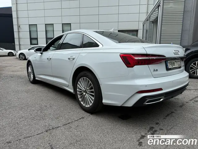 Audi A6 2021 2.0 автомат (гидро), миниатюра 2