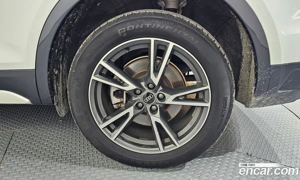 Audi Q5 2022 2.0 автомат (гидро), фото 5
