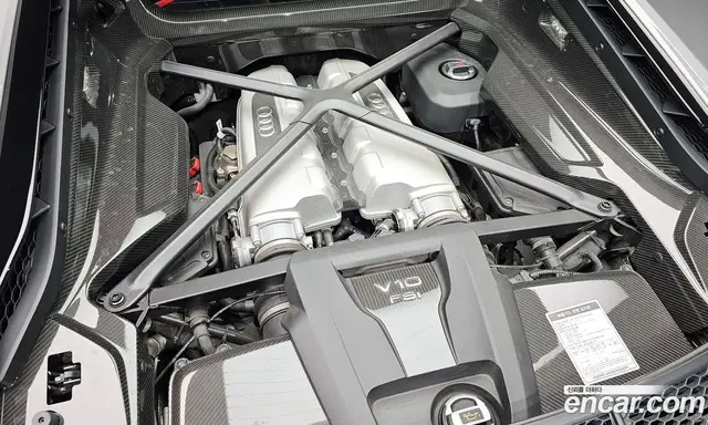 Audi R8 2021 5.2 автомат (гидро), миниатюра 6