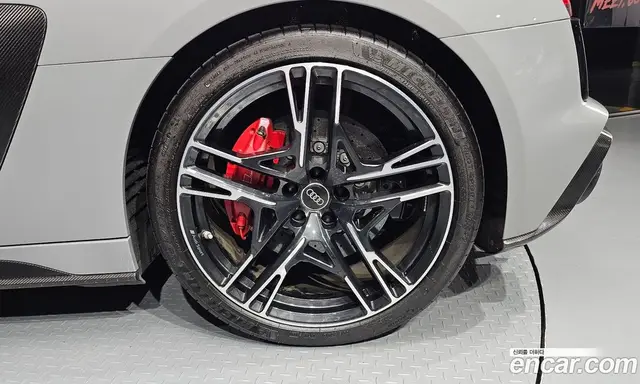Audi R8 2021 5.2 автомат (гидро), миниатюра 7