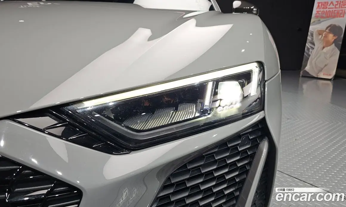 Audi R8 2021 5.2 автомат (гидро), фото 8