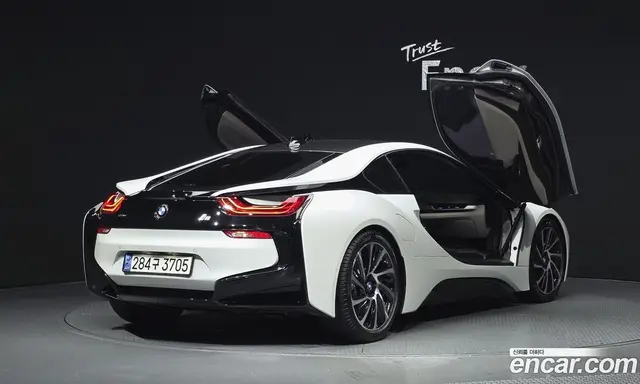 BMW i8 2016 1.5 автомат (гидро), миниатюра 2