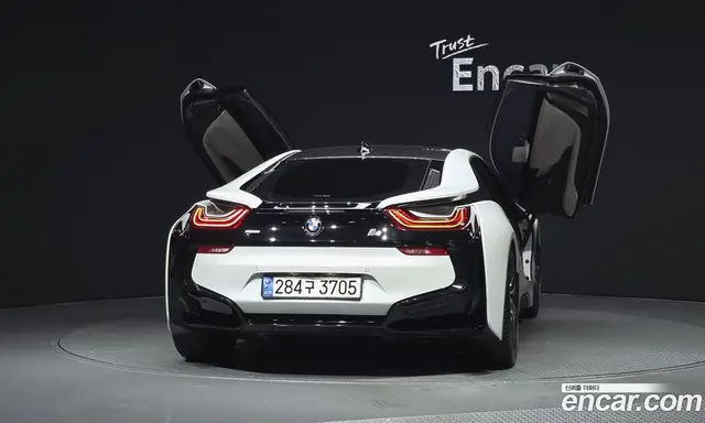 BMW i8 2016 1.5 автомат (гидро), миниатюра 4