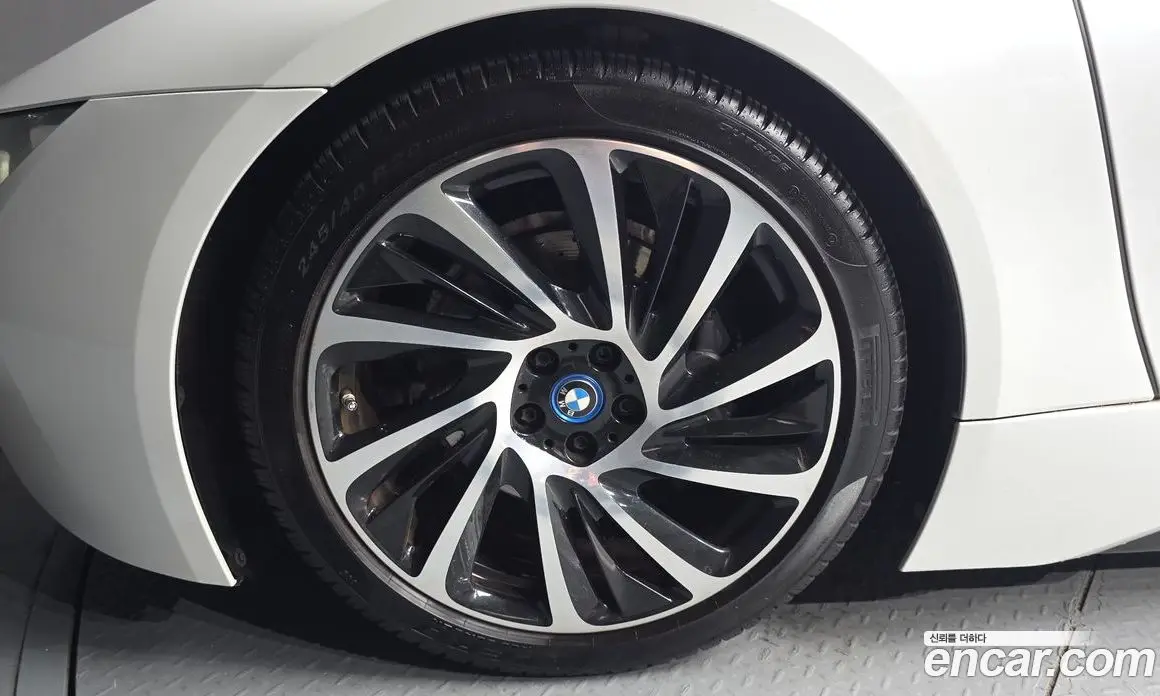 BMW i8 2016 1.5 автомат (гидро), фото 5