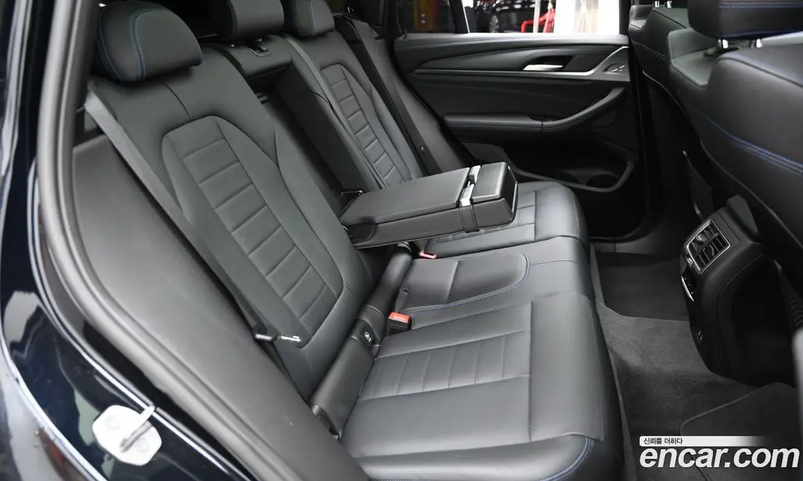 BMW iX3 2024 0.2 автомат (гидро), фото 12