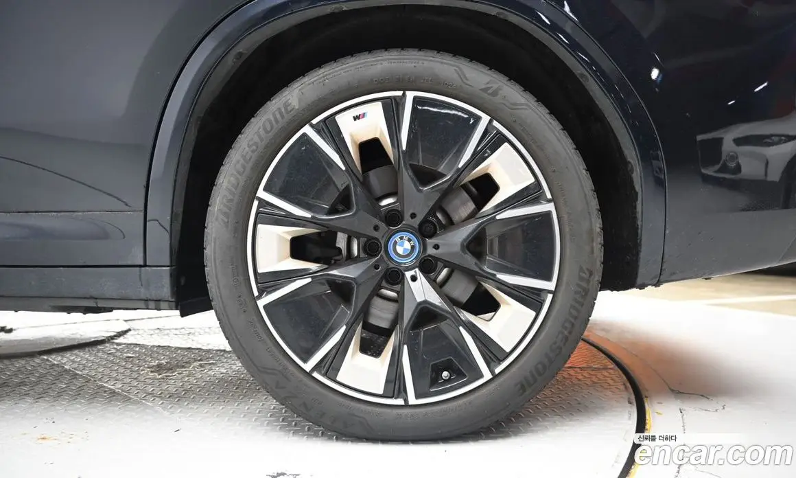 BMW iX3 2024 0.2 автомат (гидро), фото 5