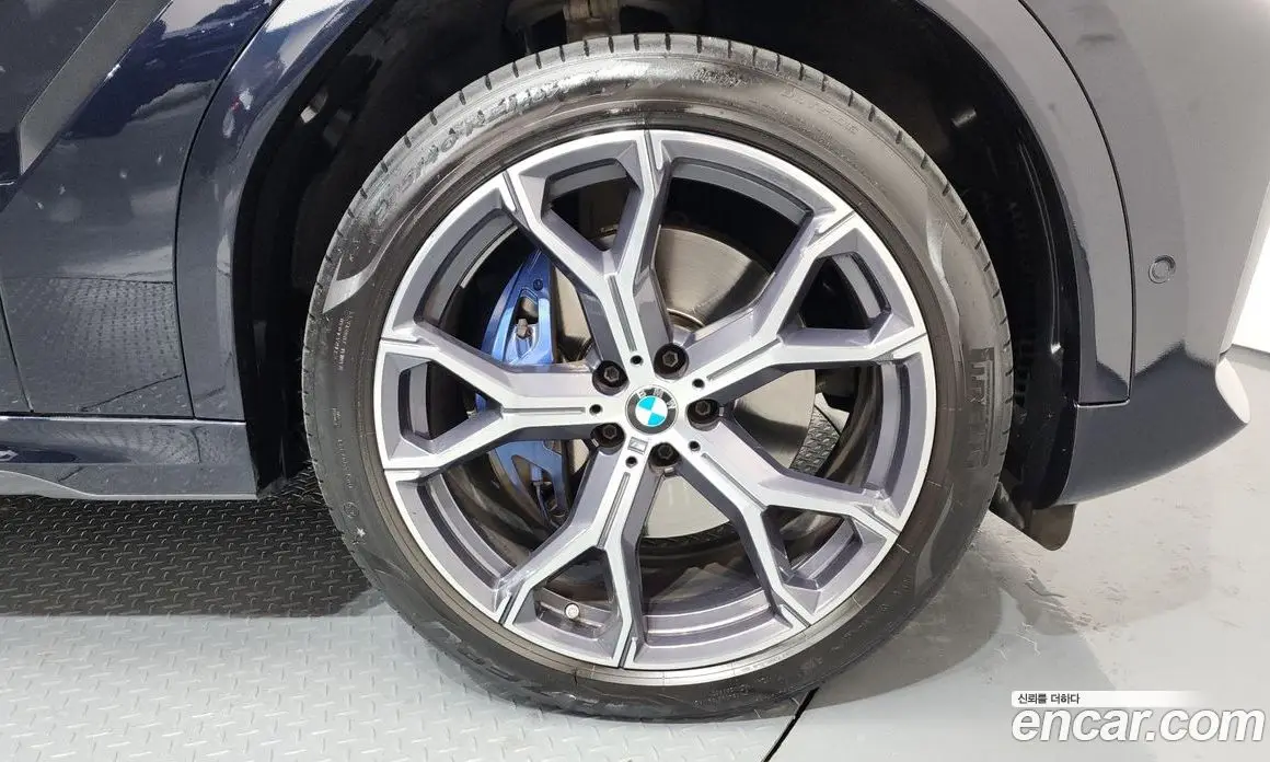 BMW X6 2022 3.0 автомат (гидро), фото 5
