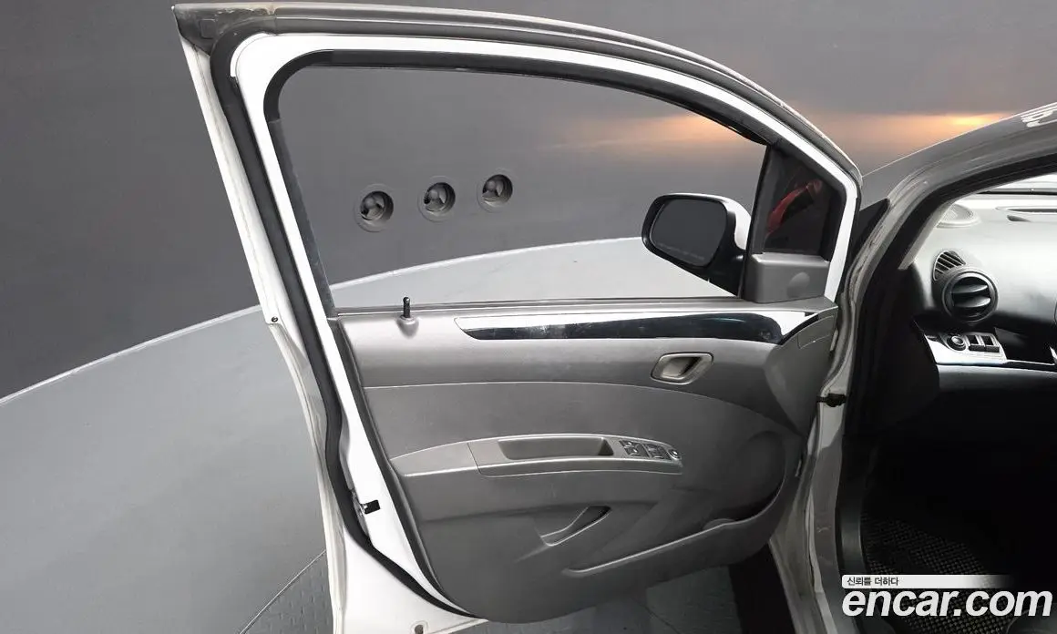 Chevrolet Spark 2011 1.0 автомат (гидро), фото 13