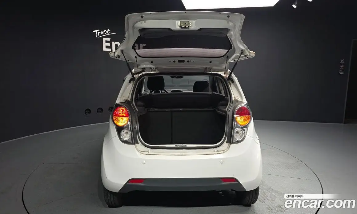Chevrolet Spark 2011 1.0 автомат (гидро), фото 25