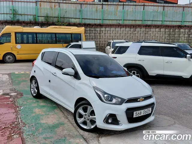 Chevrolet Spark 2015 1.0 автомат (гидро), миниатюра 1