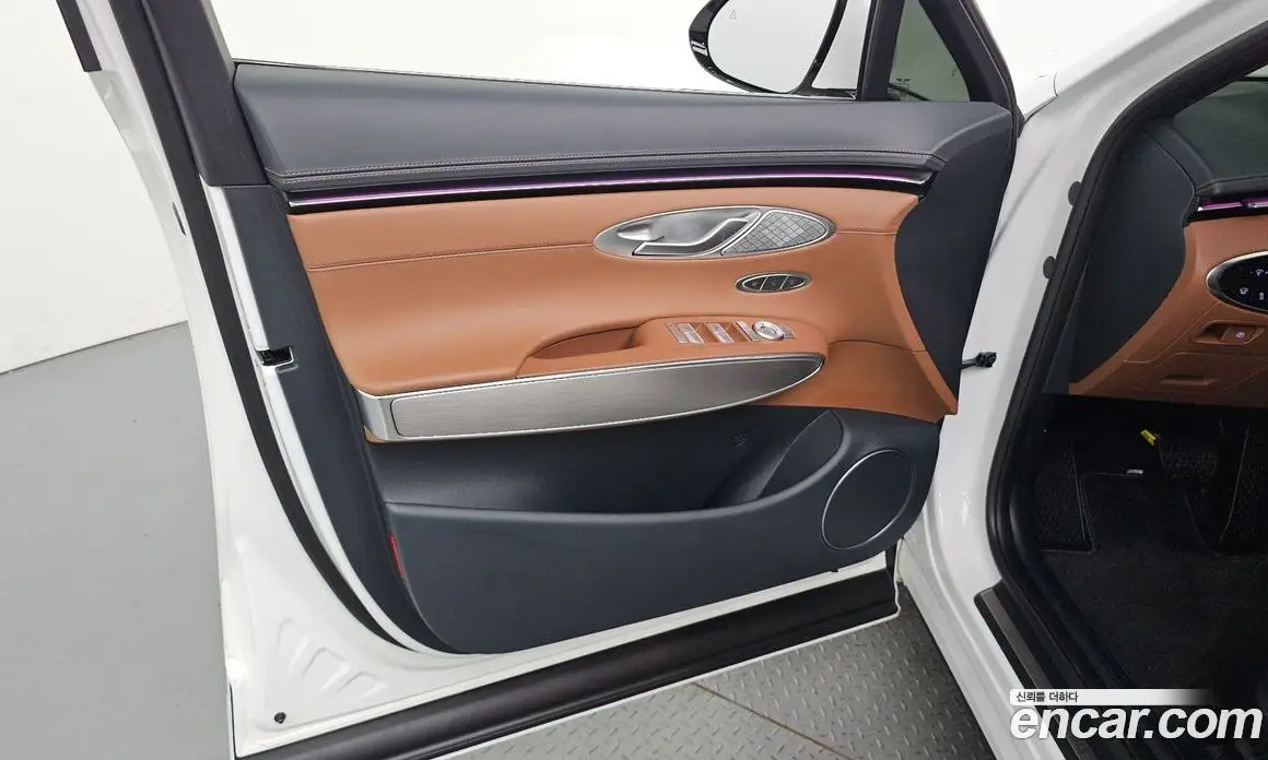 Genesis GV70 2025 2.5 автомат (гидро), фото 14