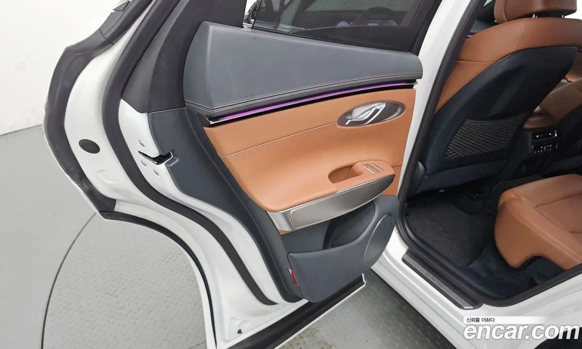 Genesis GV70 2025 2.5 автомат (гидро), фото 15