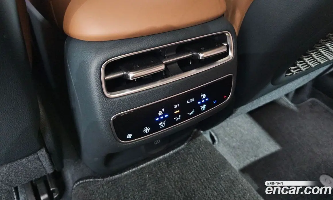 Genesis GV70 2025 2.5 автомат (гидро), фото 24