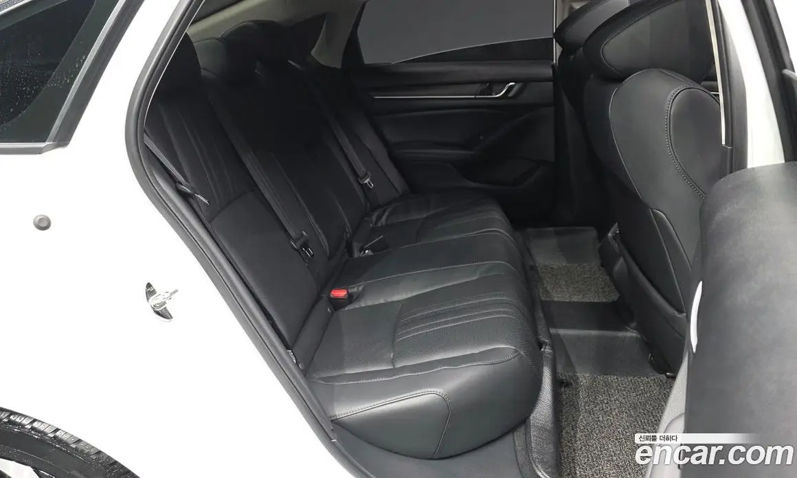 Honda Accord 2018 2.0 автомат (гидро), фото 18