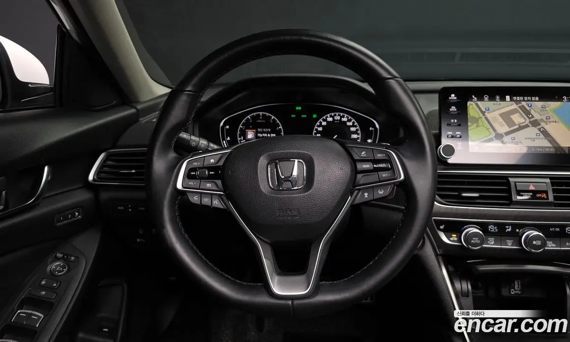 Honda Accord 2018 2.0 автомат (гидро), фото 19