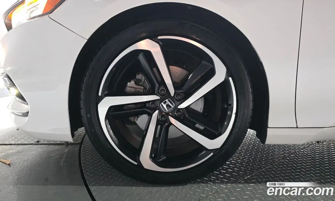 Honda Accord 2018 2.0 автомат (гидро), фото 5
