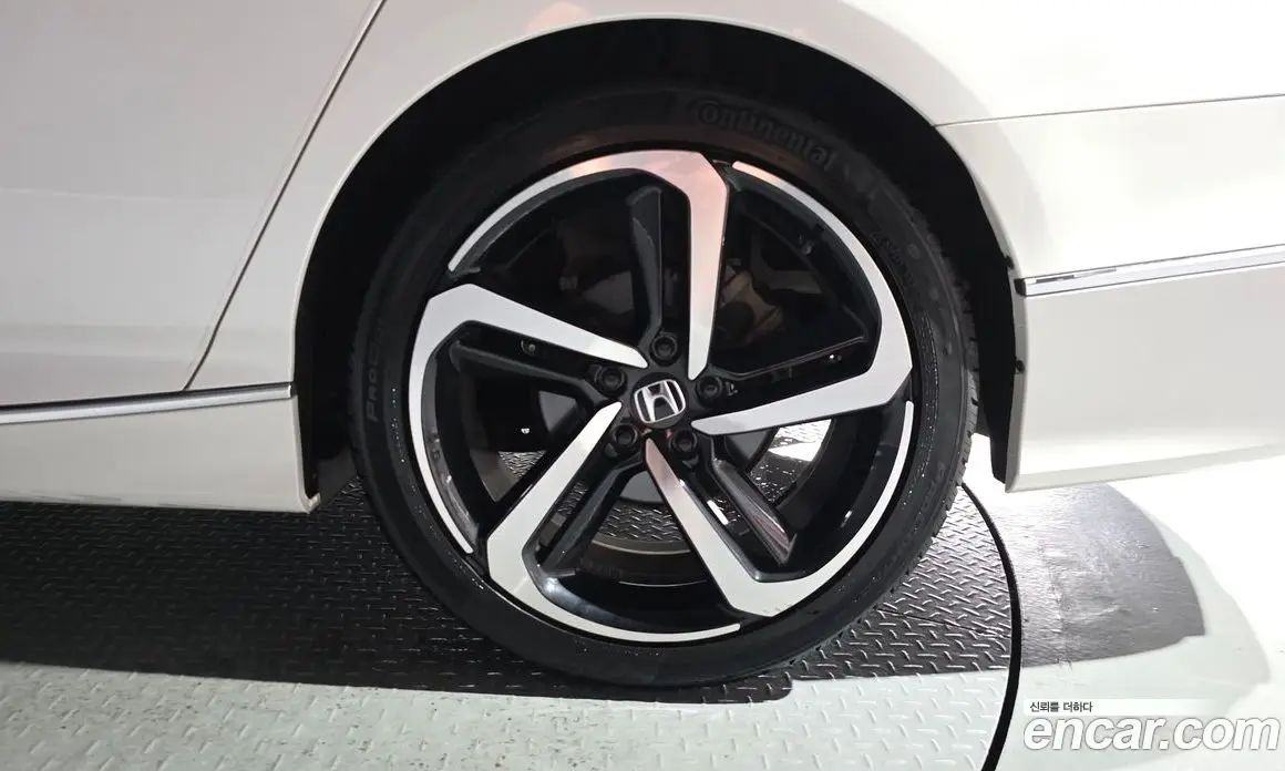 Honda Accord 2018 2.0 автомат (гидро), фото 7