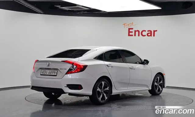 Honda Civic 2018 2.0 автомат (гидро), миниатюра 2