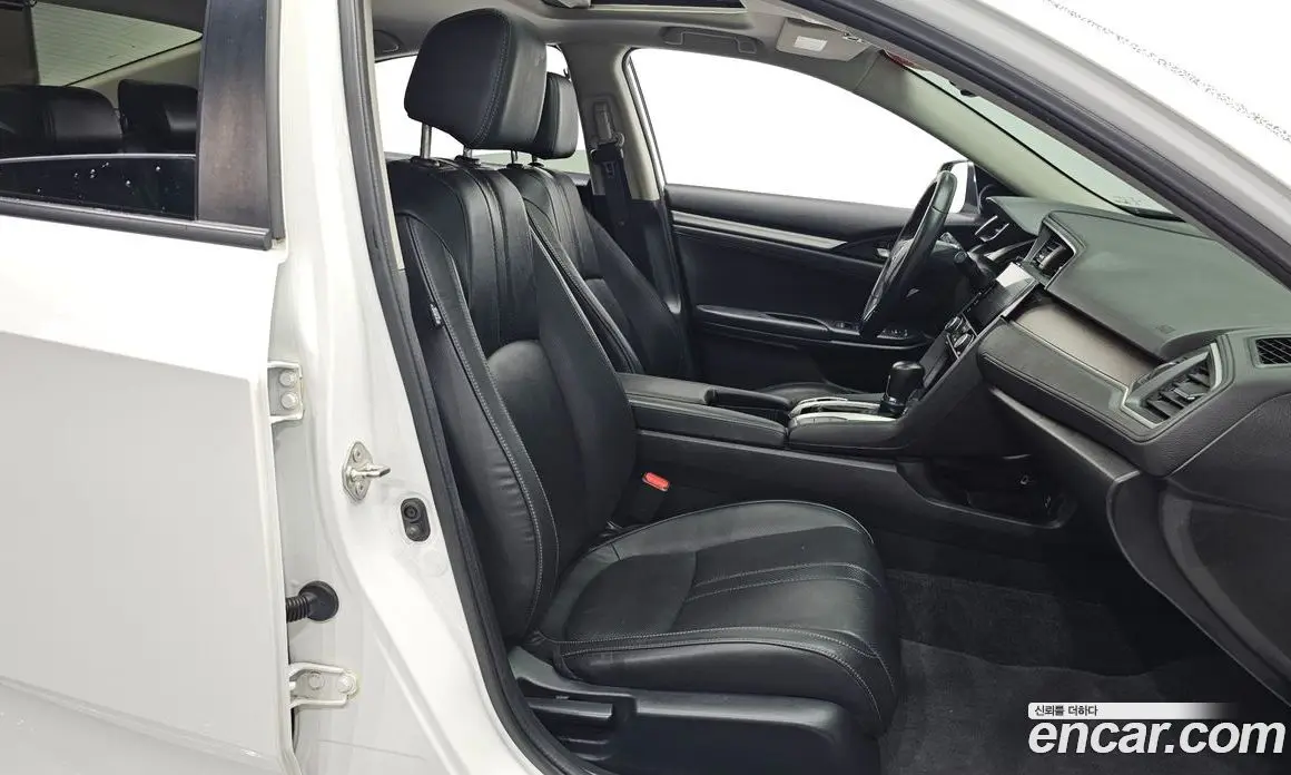 Honda Civic 2018 2.0 автомат (гидро), фото 12
