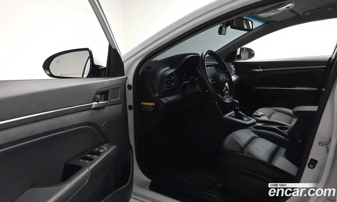 Hyundai Avante 2019 1.6 автомат (гидро), фото 12