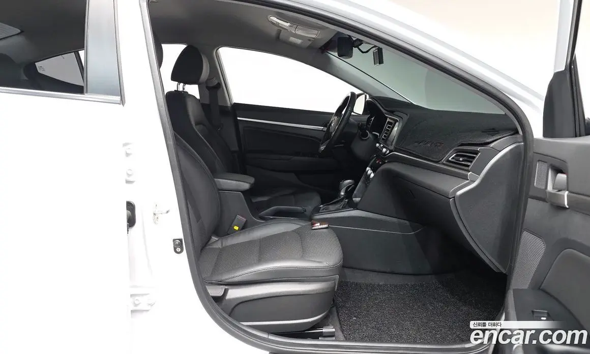 Hyundai Avante 2019 1.6 автомат (гидро), фото 15