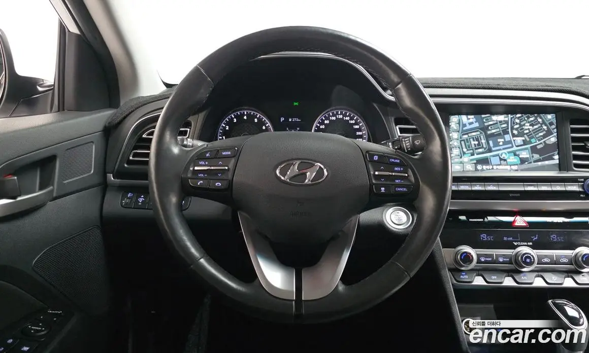 Hyundai Avante 2019 1.6 автомат (гидро), фото 17