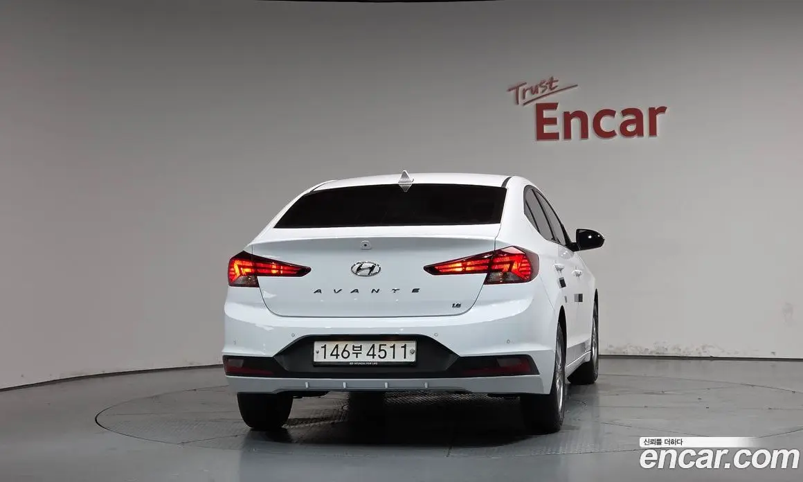 Hyundai Avante 2019 1.6 автомат (гидро), фото 3